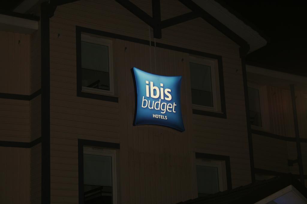 Ibis Budget Coutances Hotel Exterior photo