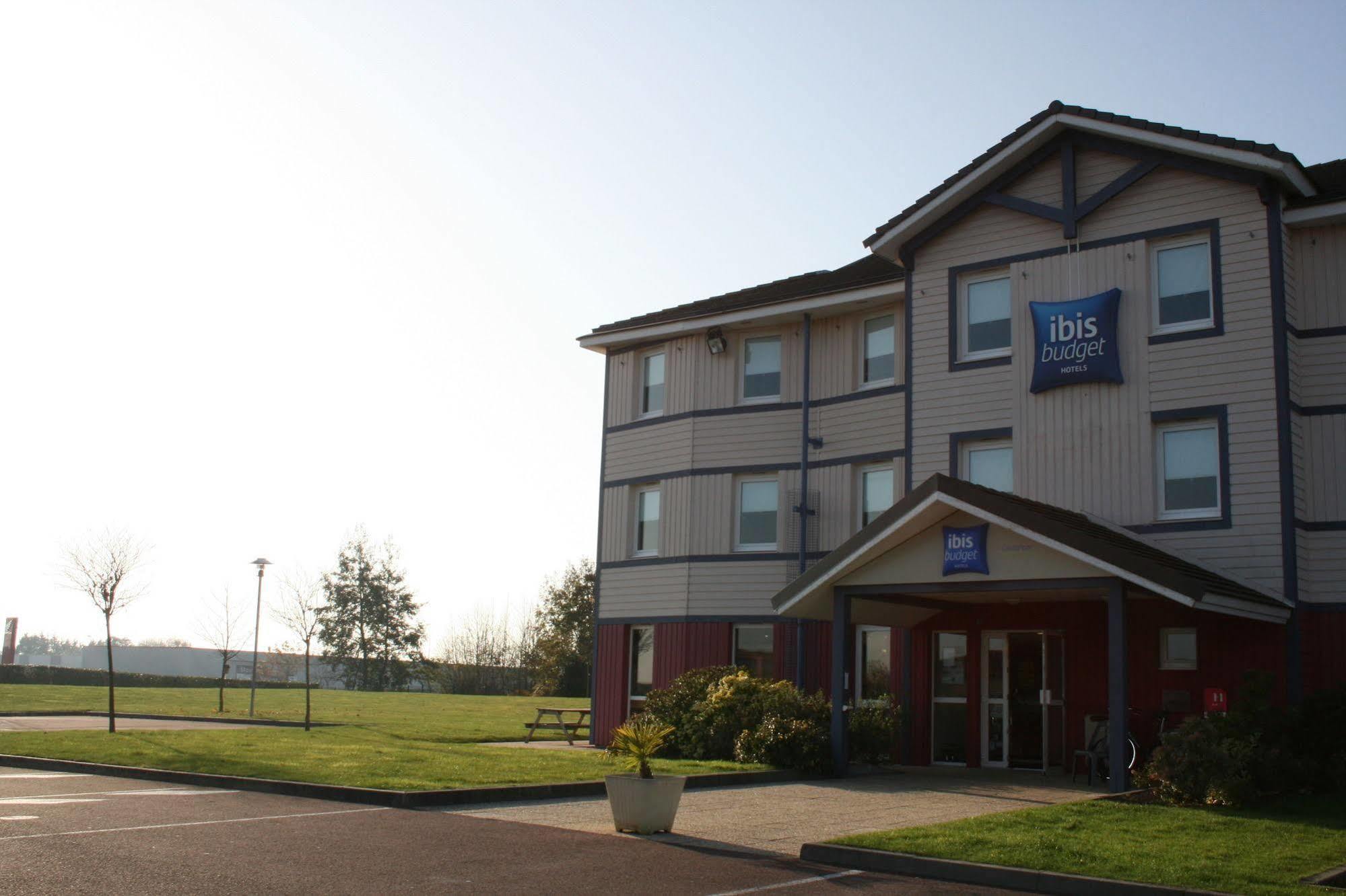 Ibis Budget Coutances Hotel Exterior photo